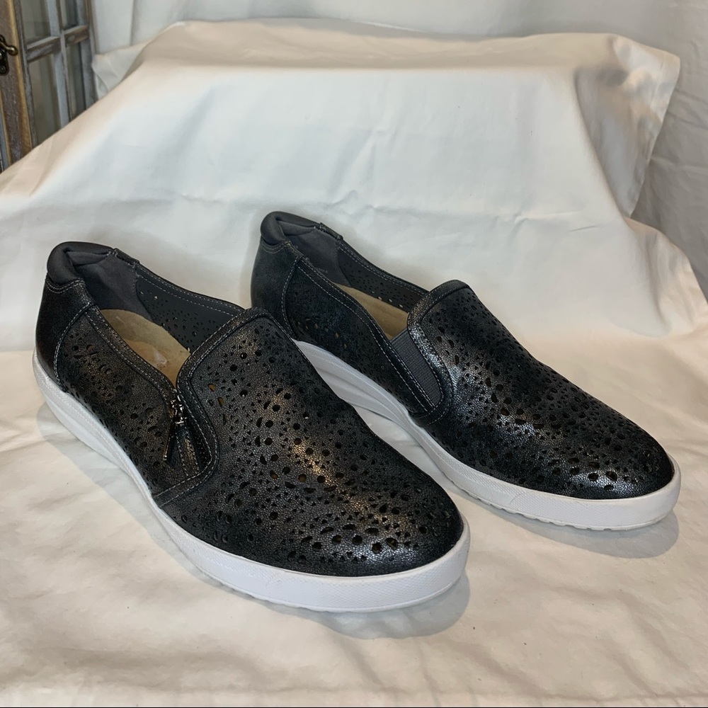 Anne Klein Women's Yvette Slip-on Sneaker